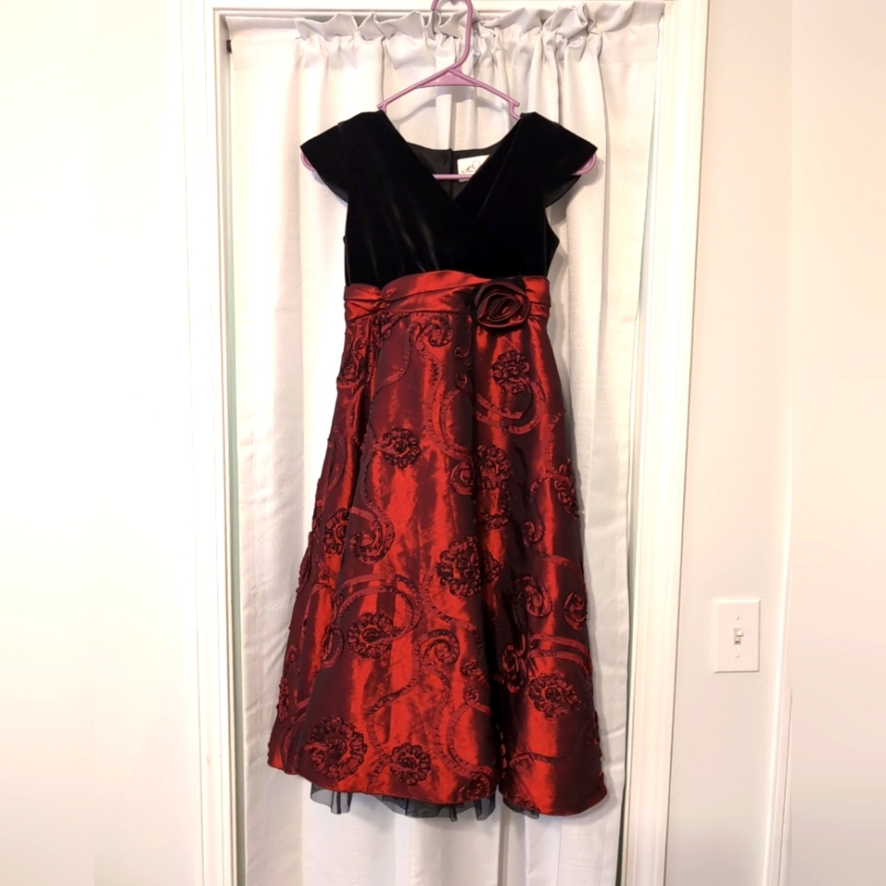 Special Occasion Girl's Dress Velvety Bodice‎ Red Skirt Size 11